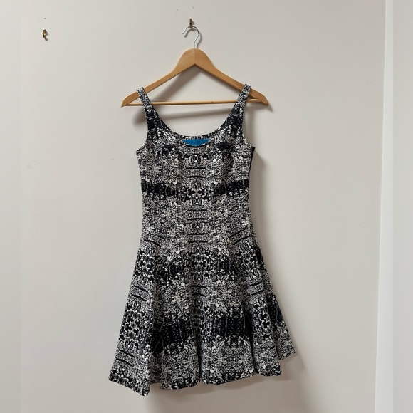 Jonathan Cohen Dresses & Skirts - Jonathan Cohen Black & White Dress